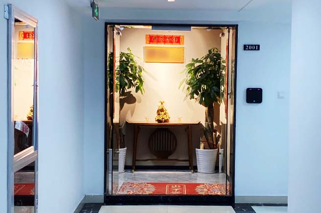 企业办公室大门风水布置.jpg